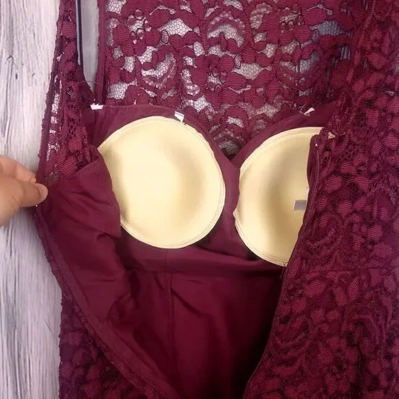 David's Bridal Burgundy Sleeveless Lace A-line Dress Bridesmaids Prom size 2 - Picture 6 of 10